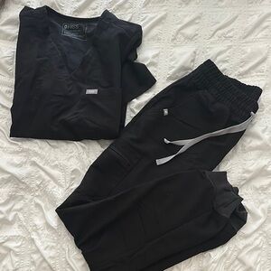 FIGS Women's Black Scrub Pants